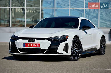 Купе Audi RS e-tron GT 2024 в 