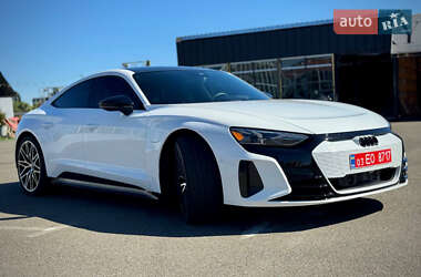 Купе Audi RS e-tron GT 2024 в 