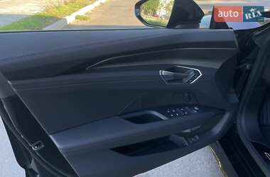 Купе Audi RS e-tron GT 2023 в 