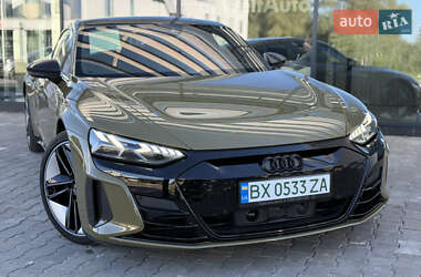 Купе Audi RS e-tron GT 2021 в 