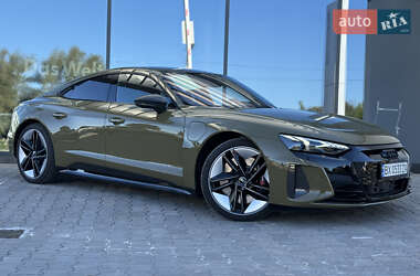 Купе Audi RS e-tron GT 2021 в 