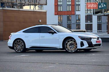 Купе Audi RS e-tron GT 2024 в 