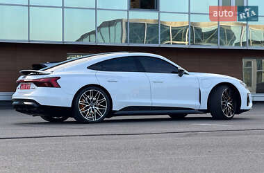 Купе Audi RS e-tron GT 2024 в 