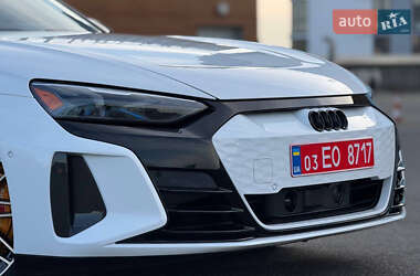 Купе Audi RS e-tron GT 2024 в 