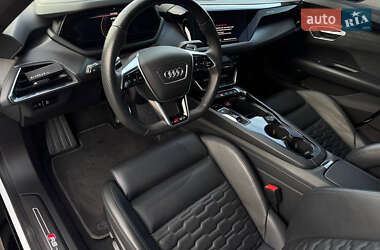 Купе Audi RS e-tron GT 2024 в 