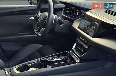Купе Audi RS e-tron GT 2024 в 