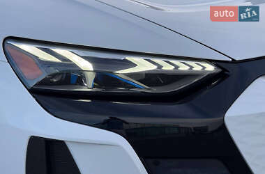 Купе Audi RS e-tron GT 2024 в 