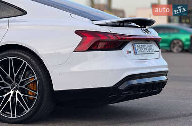Купе Audi RS e-tron GT 2024 в 