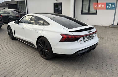 Купе Audi RS e-tron GT 2021 в 