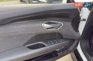 Купе Audi RS e-tron GT 2021 в 