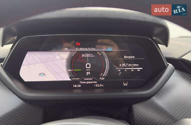Купе Audi RS e-tron GT 2021 в 