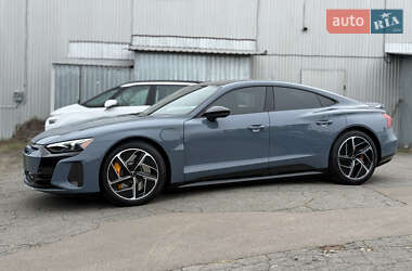 Купе Audi RS e-tron GT 2024 в 