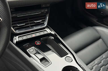 Купе Audi RS e-tron GT 2024 в 