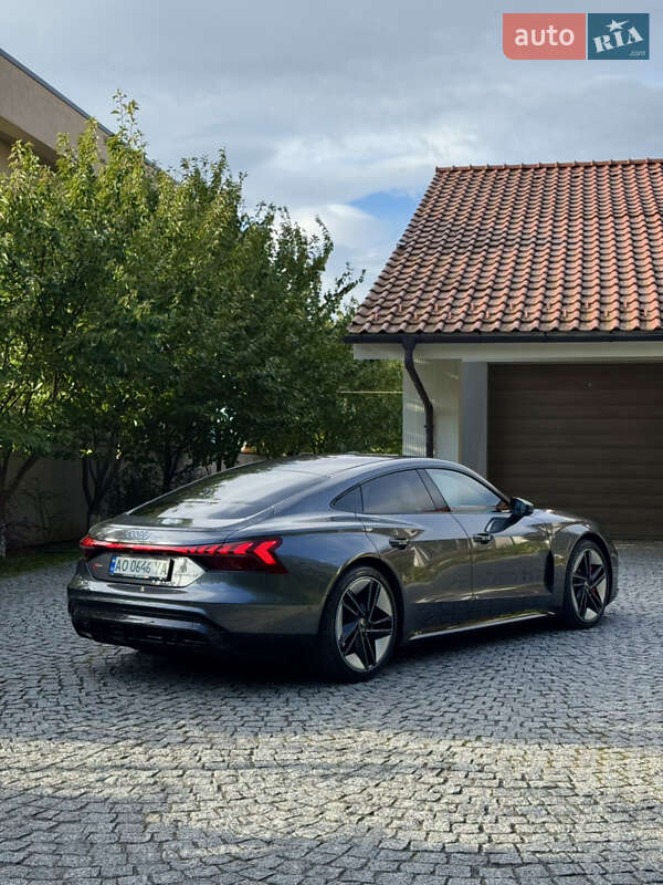 Купе Audi RS e-tron GT 2022 в Мукачево