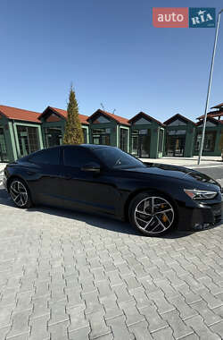 Купе Audi RS e-tron GT 2024 в 