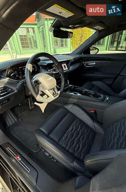 Купе Audi RS e-tron GT 2024 в 