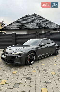 Купе Audi RS e-tron GT 2021 в 