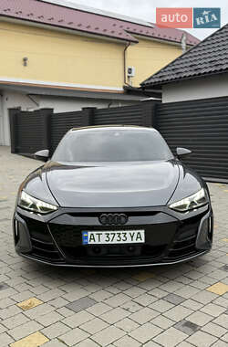 Купе Audi RS e-tron GT 2021 в 
