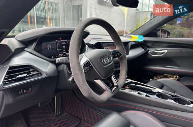 Купе Audi RS e-tron GT 2023 в 