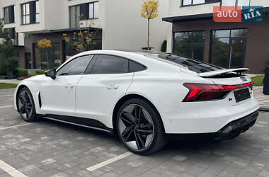 Купе Audi RS e-tron GT 2021 в 