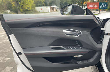 Купе Audi RS e-tron GT 2021 в 