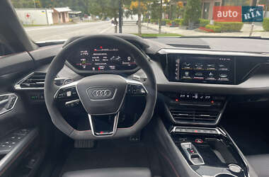 Купе Audi RS e-tron GT 2021 в 