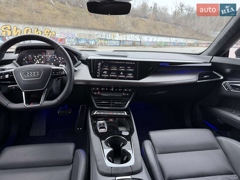 Купе Audi RS e-tron GT 2022 в Києві