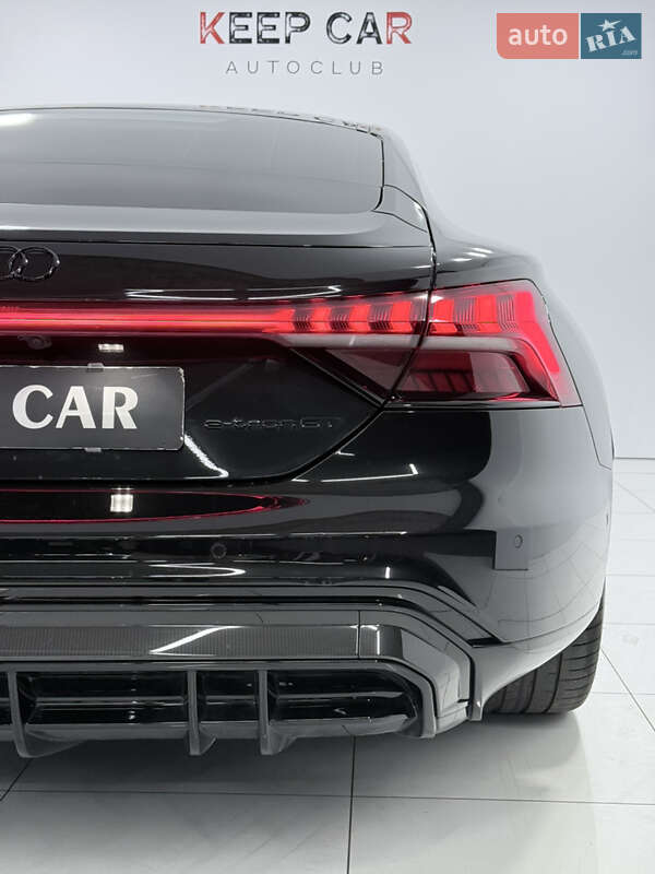 Купе Audi RS e-tron GT 2023 в Одесі