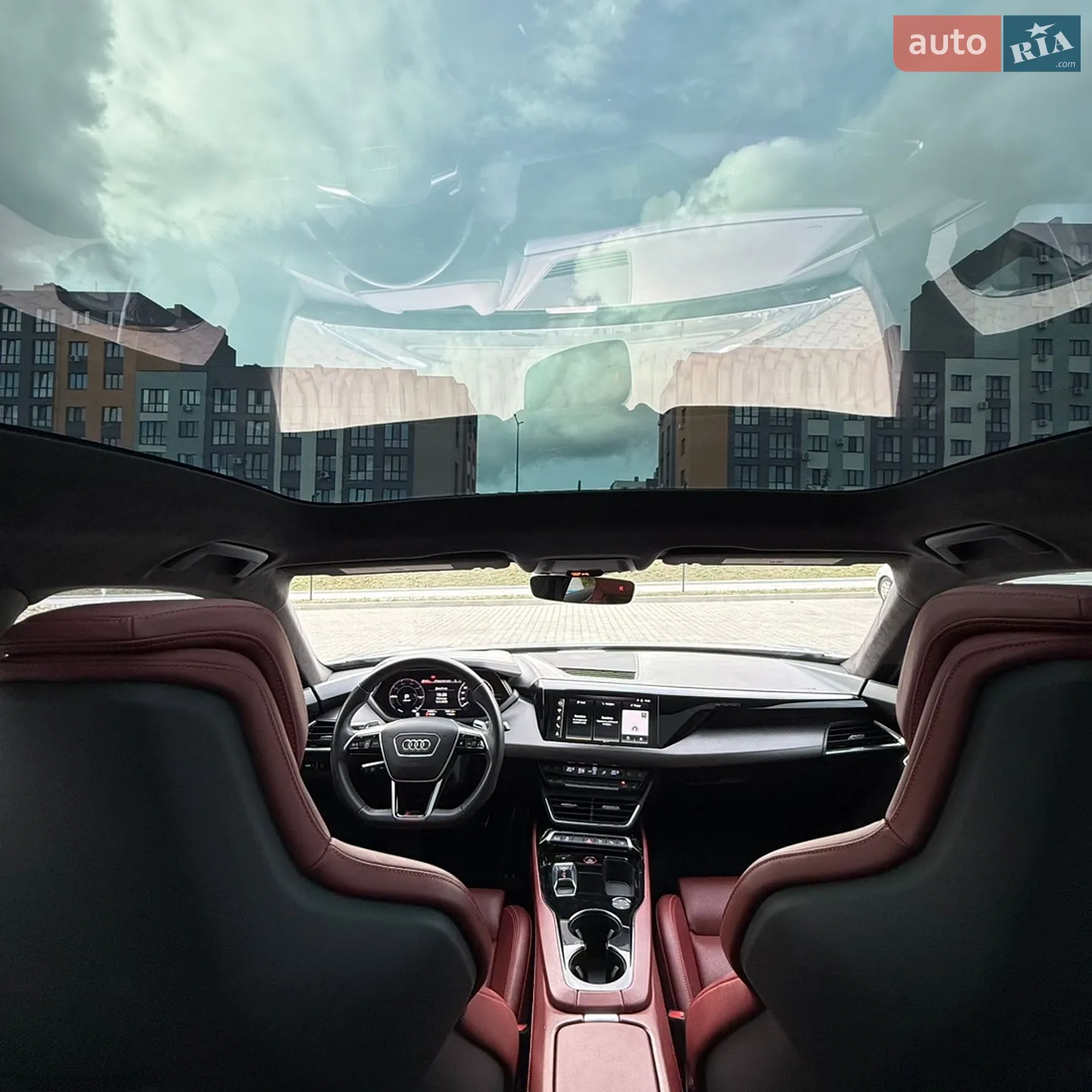 2022 Audi RS e-tron GT - мініатюра 23