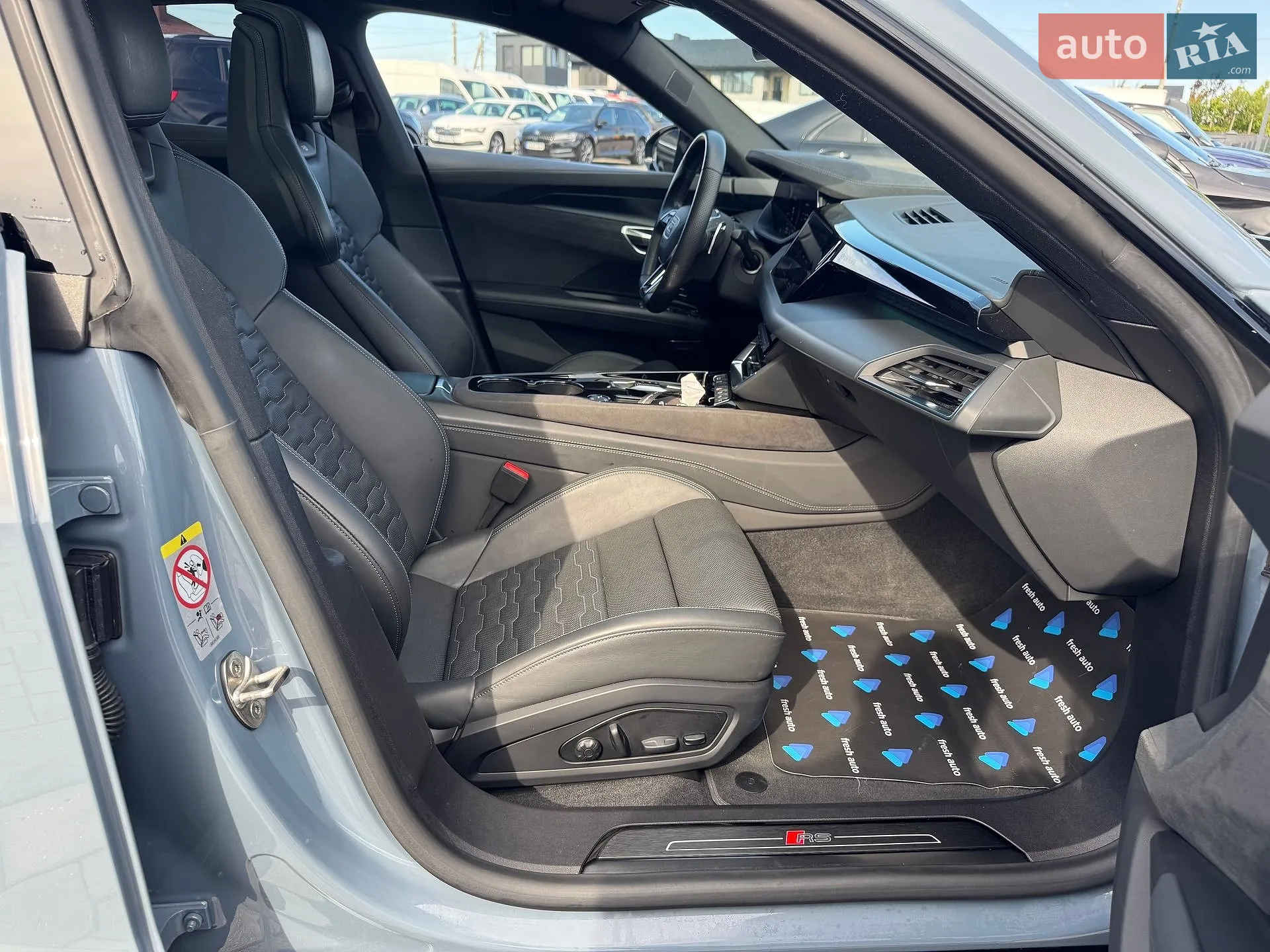 2021 Audi RS e-tron GT - мініатюра 39