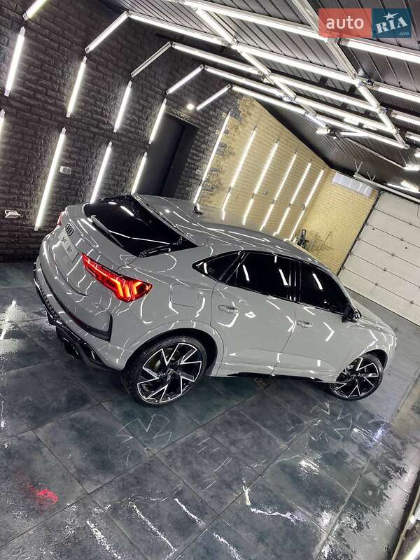Внедорожник / Кроссовер Audi RS Q3 2021 в Киеве