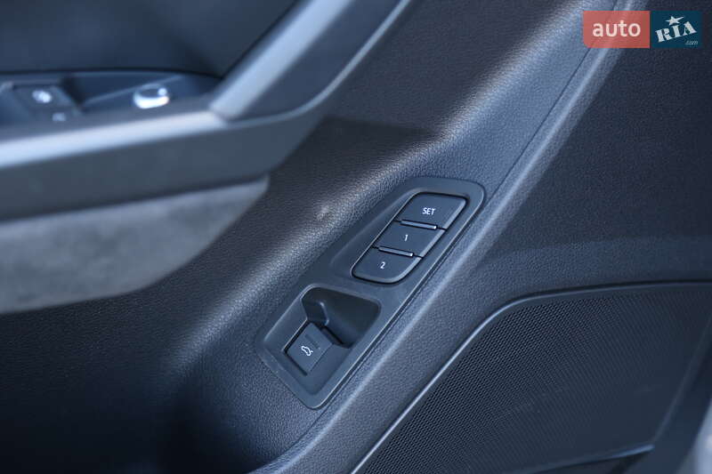 Внедорожник / Кроссовер Audi RS Q3 2021 в Киеве фото 25 Внедорожник / Кроссовер Audi RS Q3 2021 в Киеве