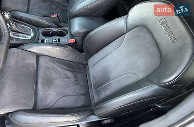Позашляховик / Кросовер Audi RS Q3 2016 в  фото 78 Позашляховик / Кросовер Audi RS Q3 2016 в