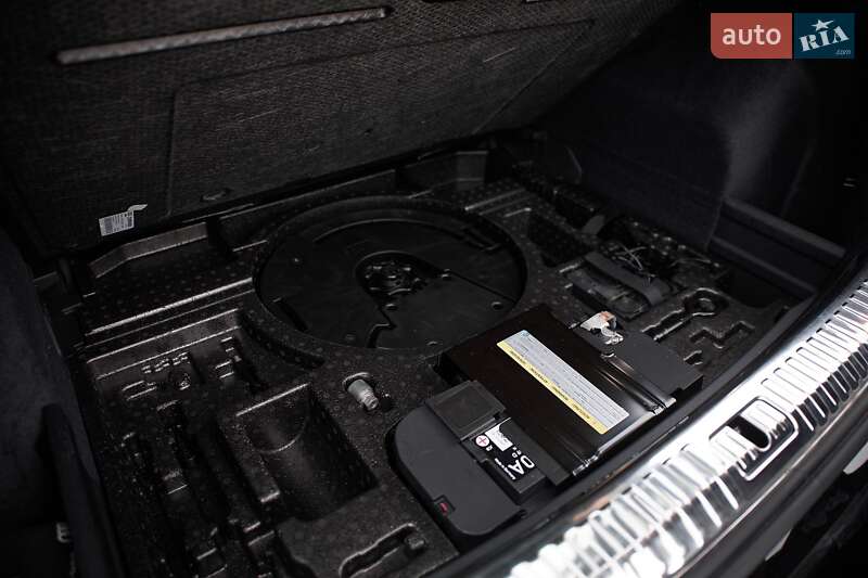 Позашляховик / Кросовер Audi RS Q3 2024 в Києві