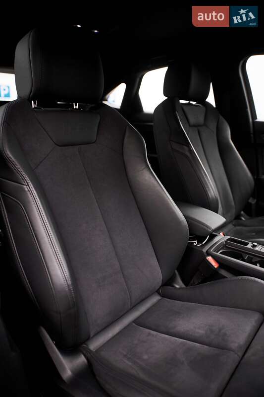 Позашляховик / Кросовер Audi RS Q3 2024 в Києві