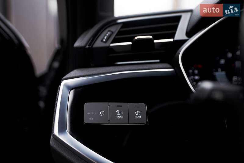 Позашляховик / Кросовер Audi RS Q3 2024 в Києві