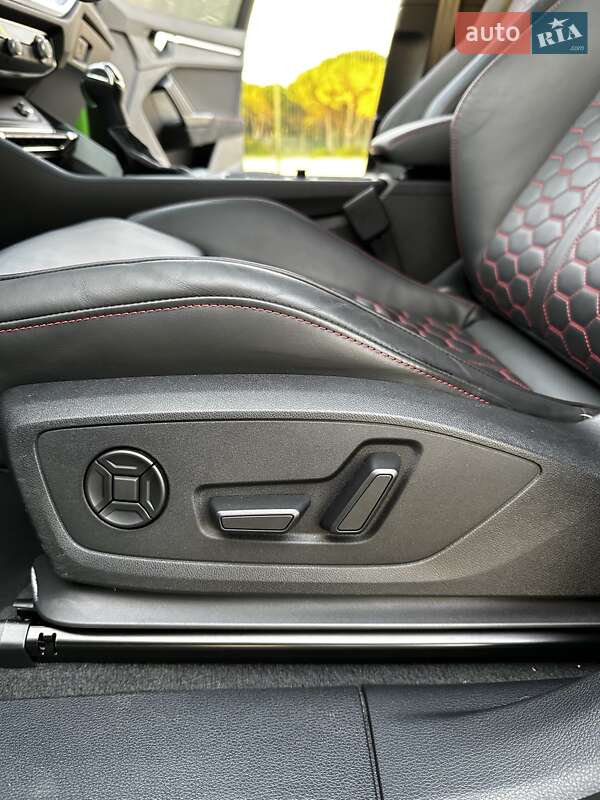 Внедорожник / Кроссовер Audi RS Q3 2021 в Киеве фото 34 Внедорожник / Кроссовер Audi RS Q3 2021 в Киеве