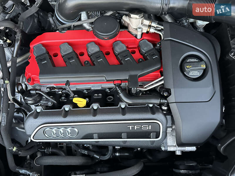 Внедорожник / Кроссовер Audi RS Q3 2016 в Луцке