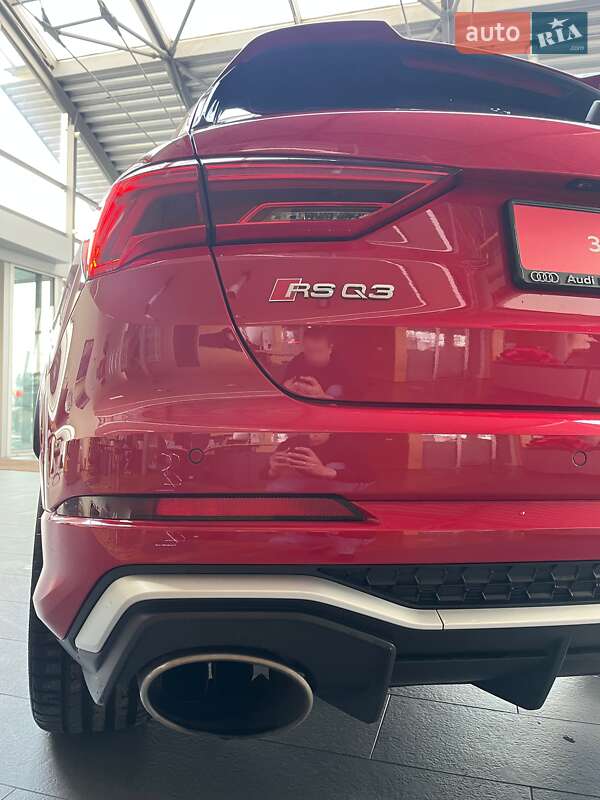 Позашляховик / Кросовер Audi RS Q3 2021 в Дніпрі фото 18 Позашляховик / Кросовер Audi RS Q3 2021 в Дніпрі