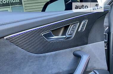 Внедорожник / Кроссовер Audi RS Q8 2021 в 