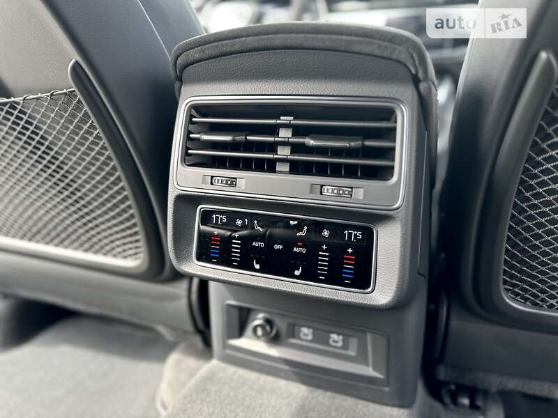 Внедорожник / Кроссовер Audi RS Q8 2020 в Киеве