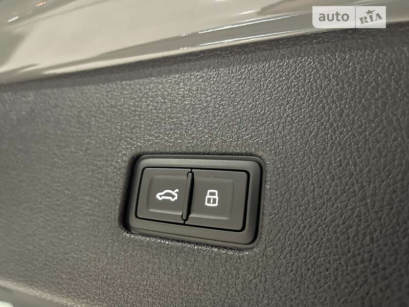 Внедорожник / Кроссовер Audi RS Q8 2023 в Одессе