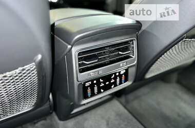 Внедорожник / Кроссовер Audi RS Q8 2022 в 