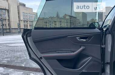 Позашляховик / Кросовер Audi RS Q8 2023 в 