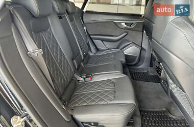 Внедорожник / Кроссовер Audi RS Q8 2021 в 
