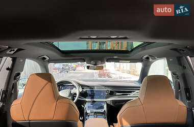 Внедорожник / Кроссовер Audi RS Q8 2023 в 