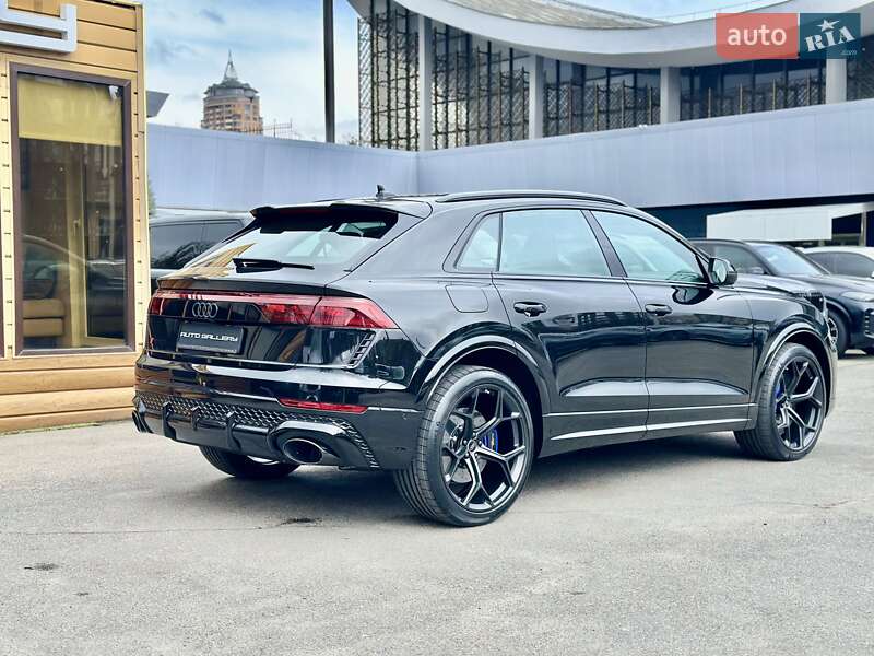 Внедорожник / Кроссовер Audi RS Q8 2025 в Киеве