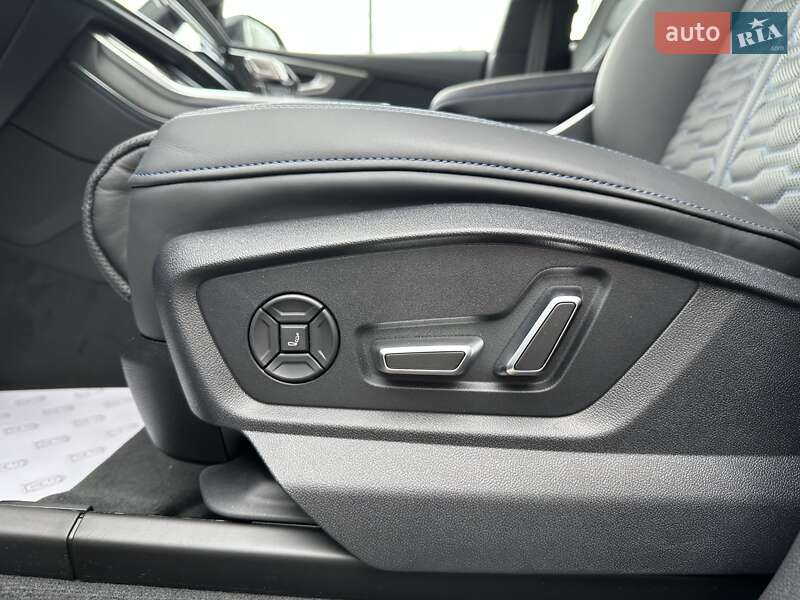 Внедорожник / Кроссовер Audi RS Q8 2025 в Киеве