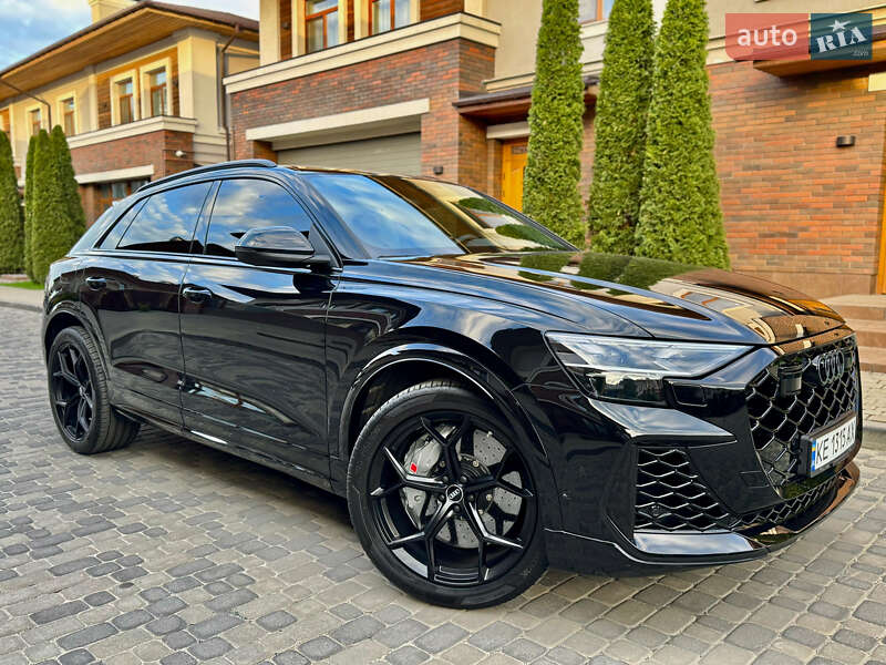Позашляховик / Кросовер Audi RS Q8 2025 в 