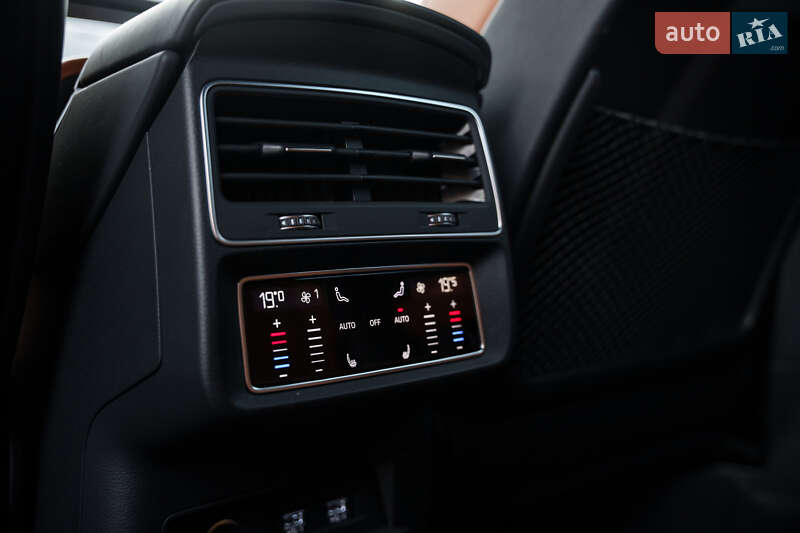 Позашляховик / Кросовер Audi RS Q8 2020 в Києві
